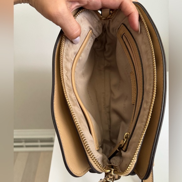 Calvin Klein Hayden Camera Bag - Picture 7 of 9